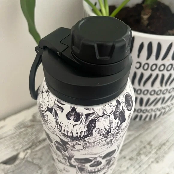 Skull and Floral Pattern Hydrapeak Bottle - Picture 2 of 6